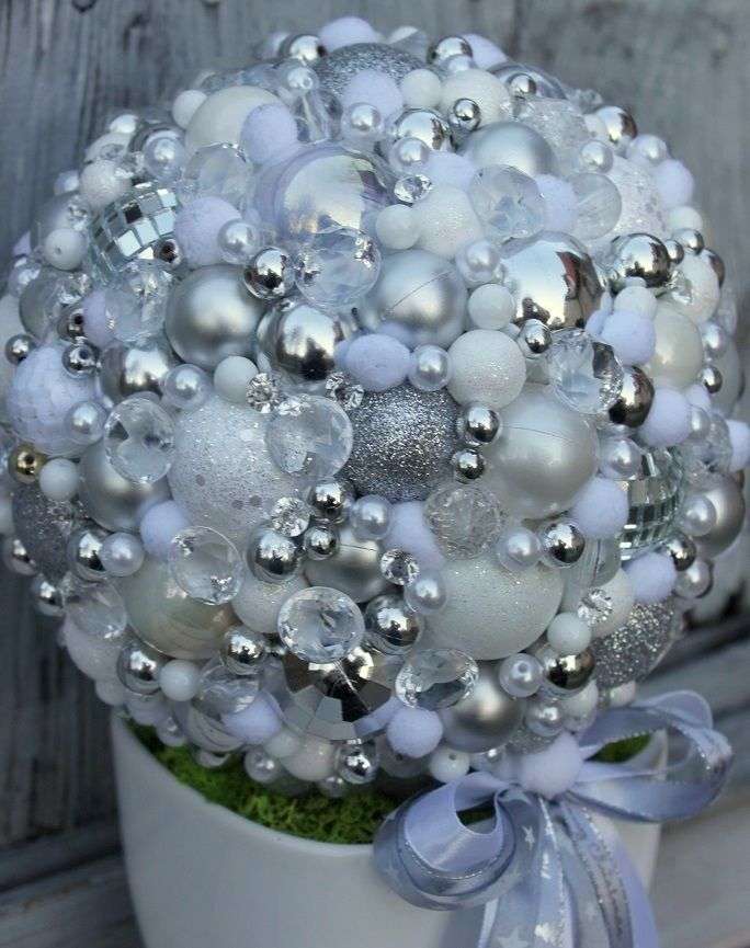 ornament - o minge de baloane puzzle