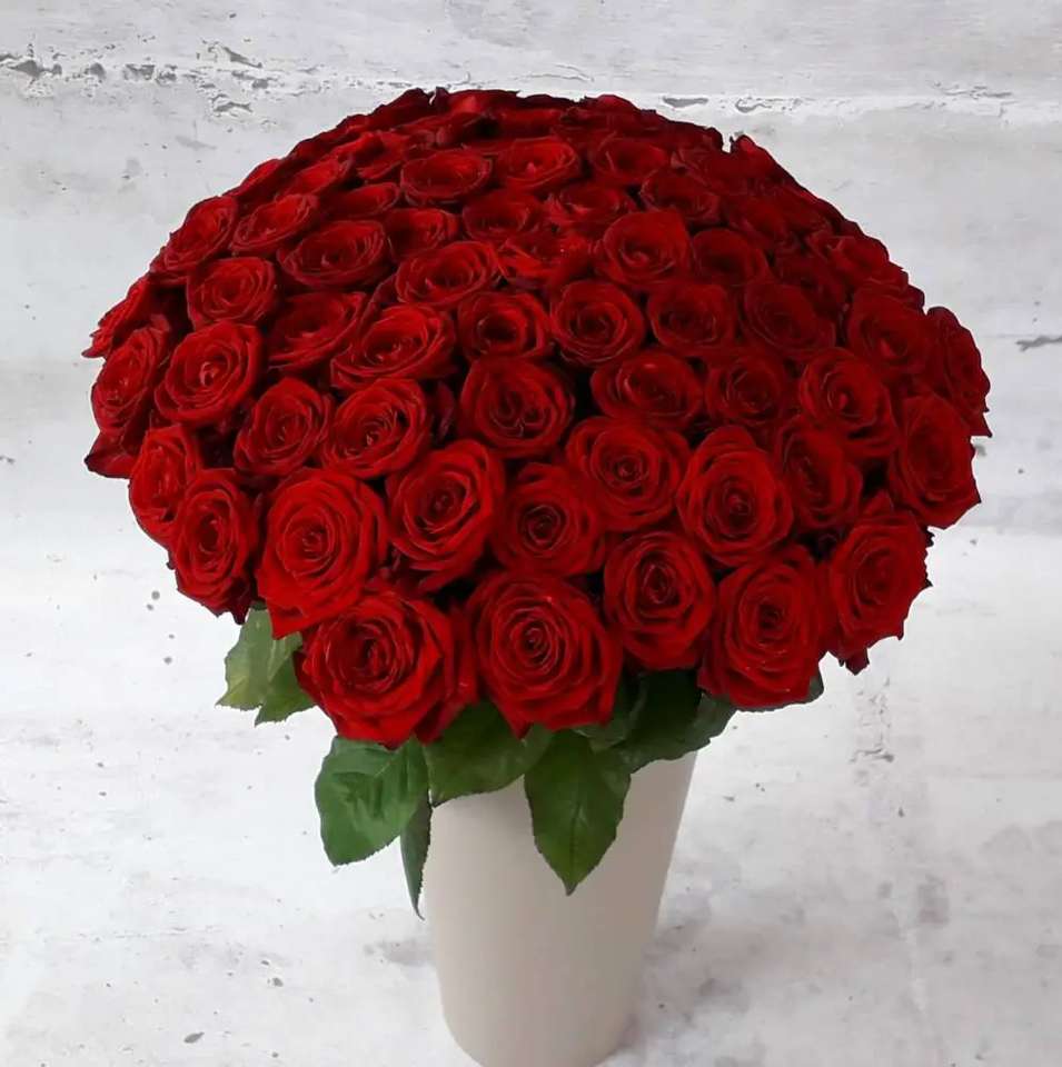 een groot boeket rode rozen puzzel