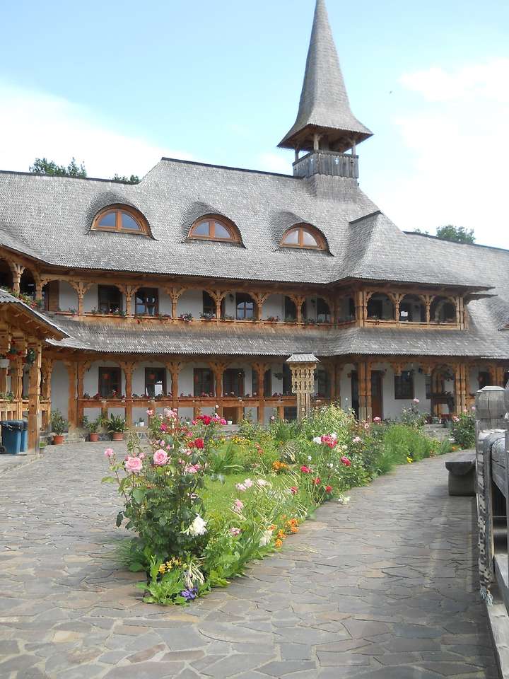 Klasztor prawosławny w północnej Rumunii puzzle online