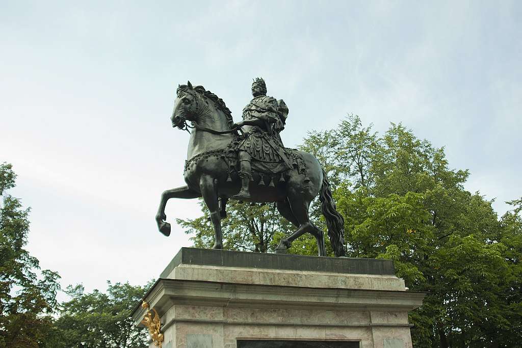 Pomnik Piotra I w Petersburgu (Zamek Michajłowski) puzzle online