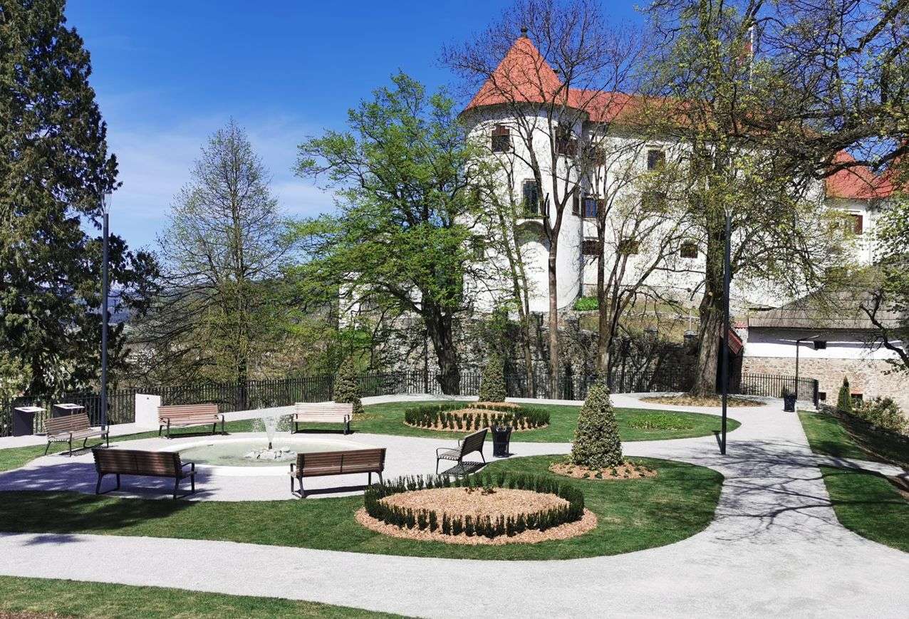 Grad Velenjski Park w Słowenii puzzle online