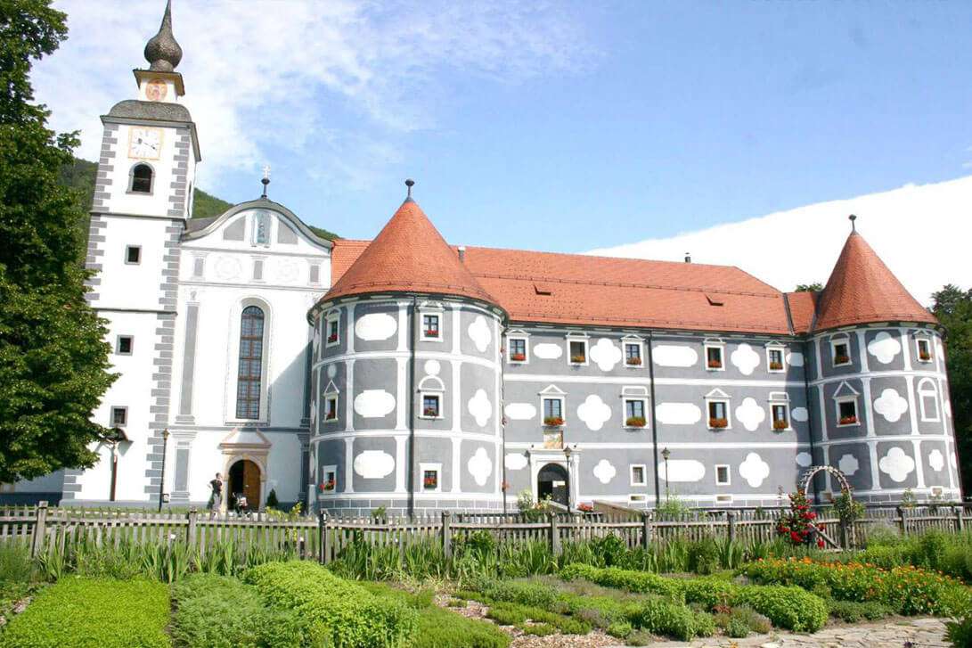 Klasztor Olimje Minorite w Słowenii puzzle online