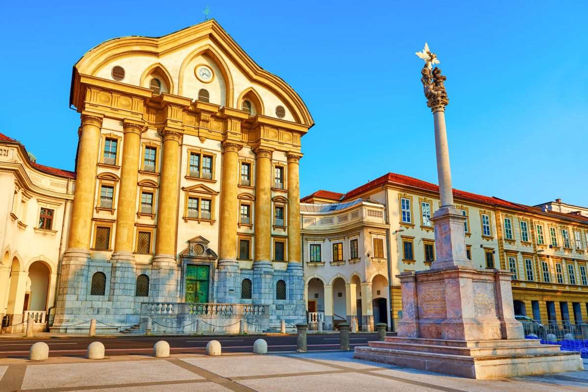 Kościół Świętej Trójcy w Lublanie, Słowenia puzzle online