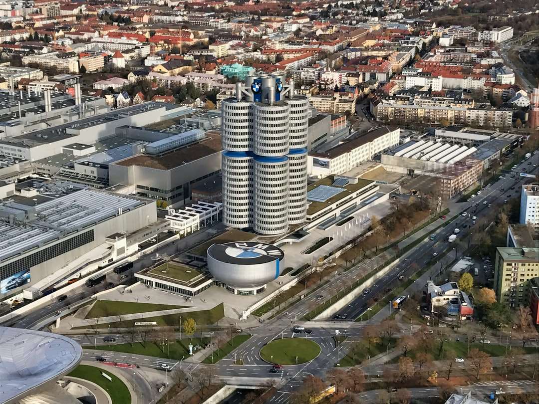 vista aérea de edifícios da cidade durante o dia quebra-cabeça
