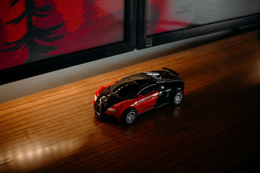 czerwony model ferrari coupe w skali puzzle online