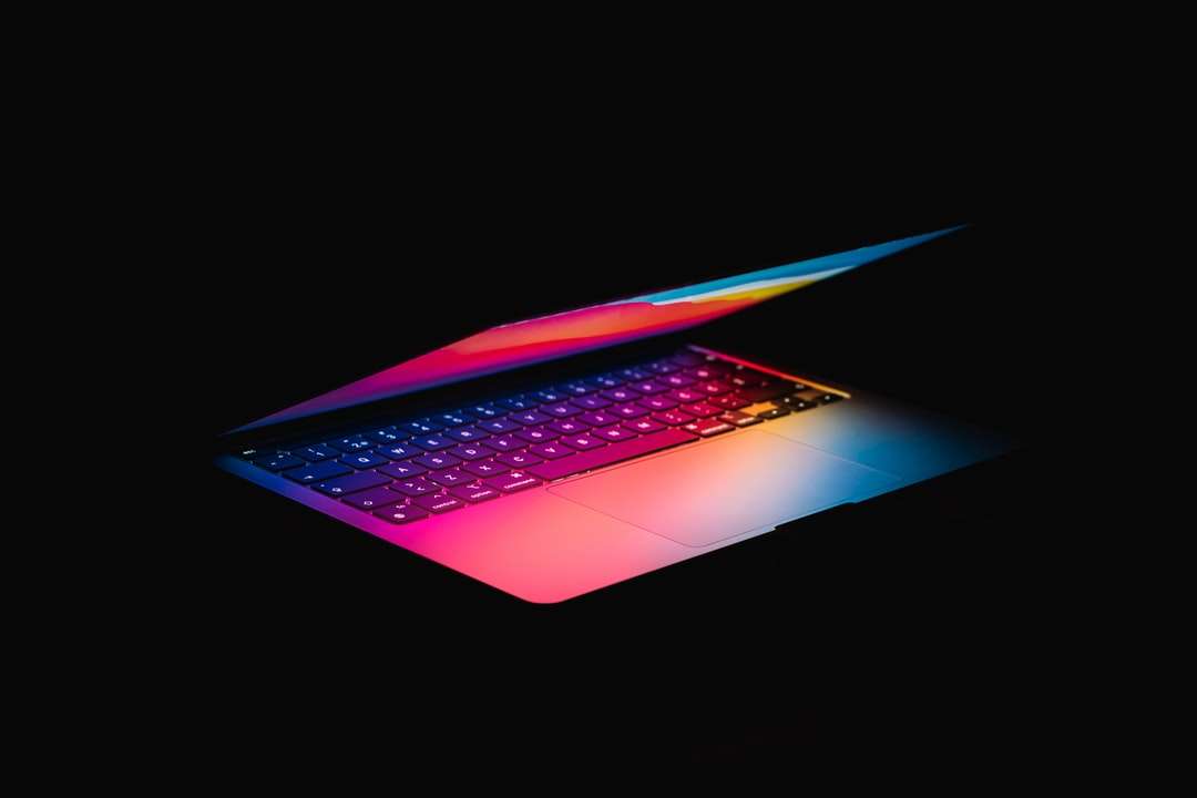 czarny i fioletowy laptop puzzle online