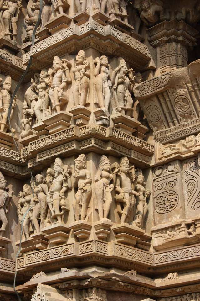 Khajuraho, figury jego świątyń puzzle online