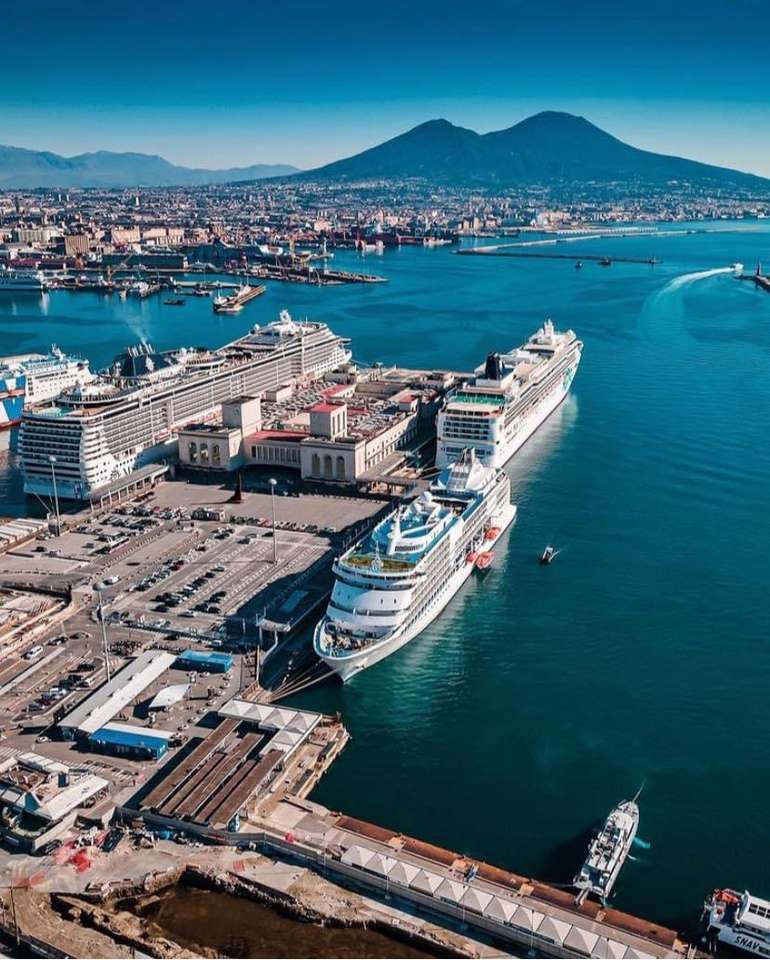 port w Neapolu we Włoszech puzzle online