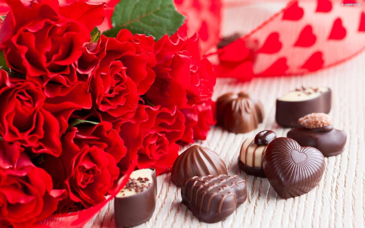 czerwone róże i czekoladki puzzle online