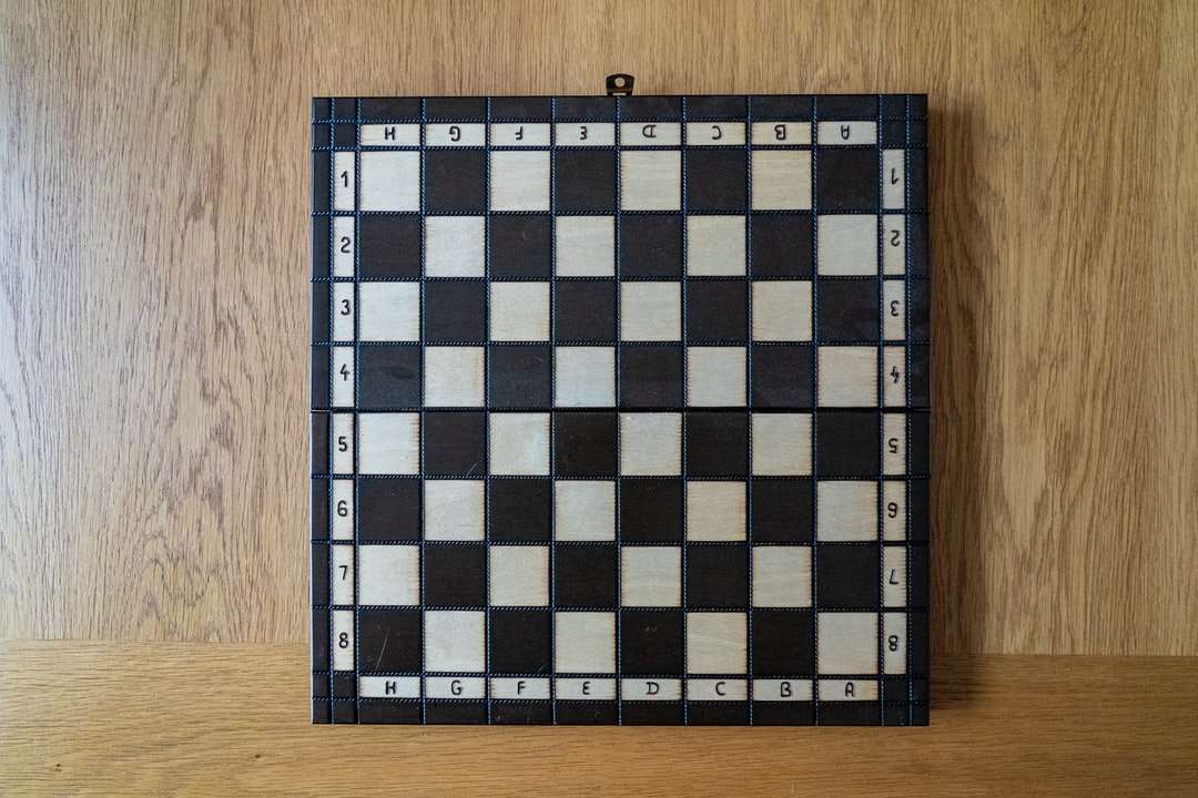 zwart-wit schaakbord legpuzzel