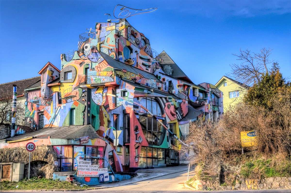 Kolorowy dom na Słowacji puzzle online