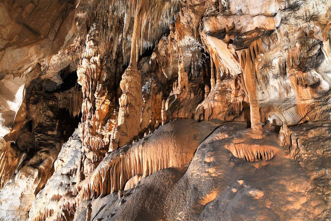 Jaskinia stalaktytowa na Słowacji puzzle online