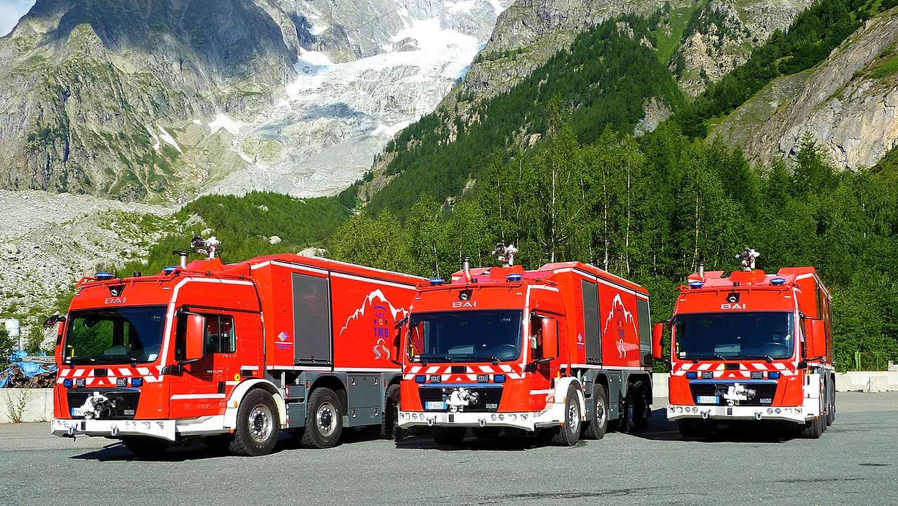 Wozy strażackie w tunelu Tunel Mont Blanc puzzle online