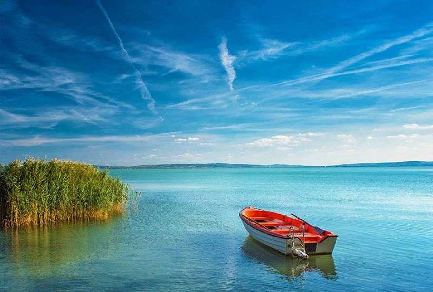 Łódź rybacka na jeziorze Balaton puzzle online