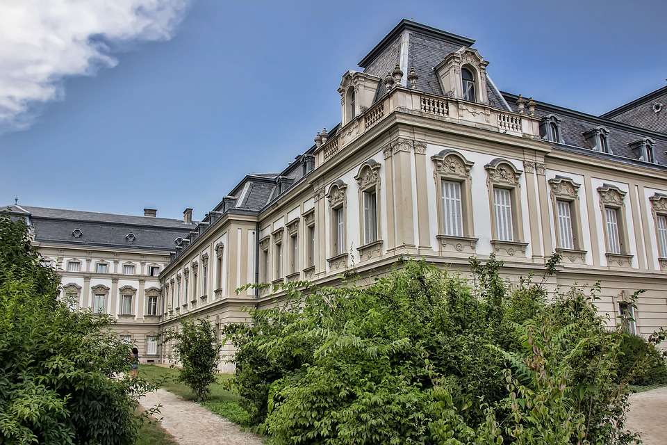 Zamek Keszthely na Węgrzech puzzle online