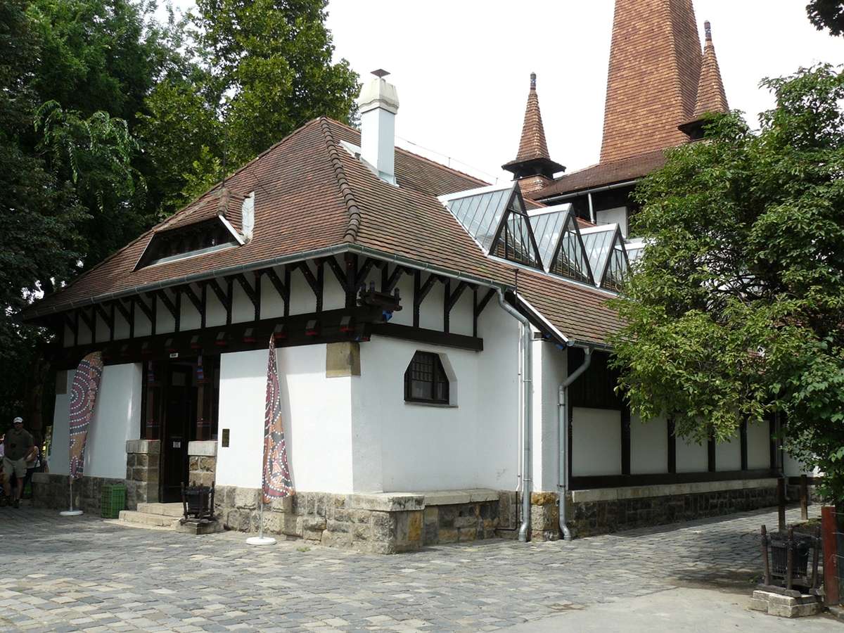 Budynek kościoła na Węgrzech puzzle online