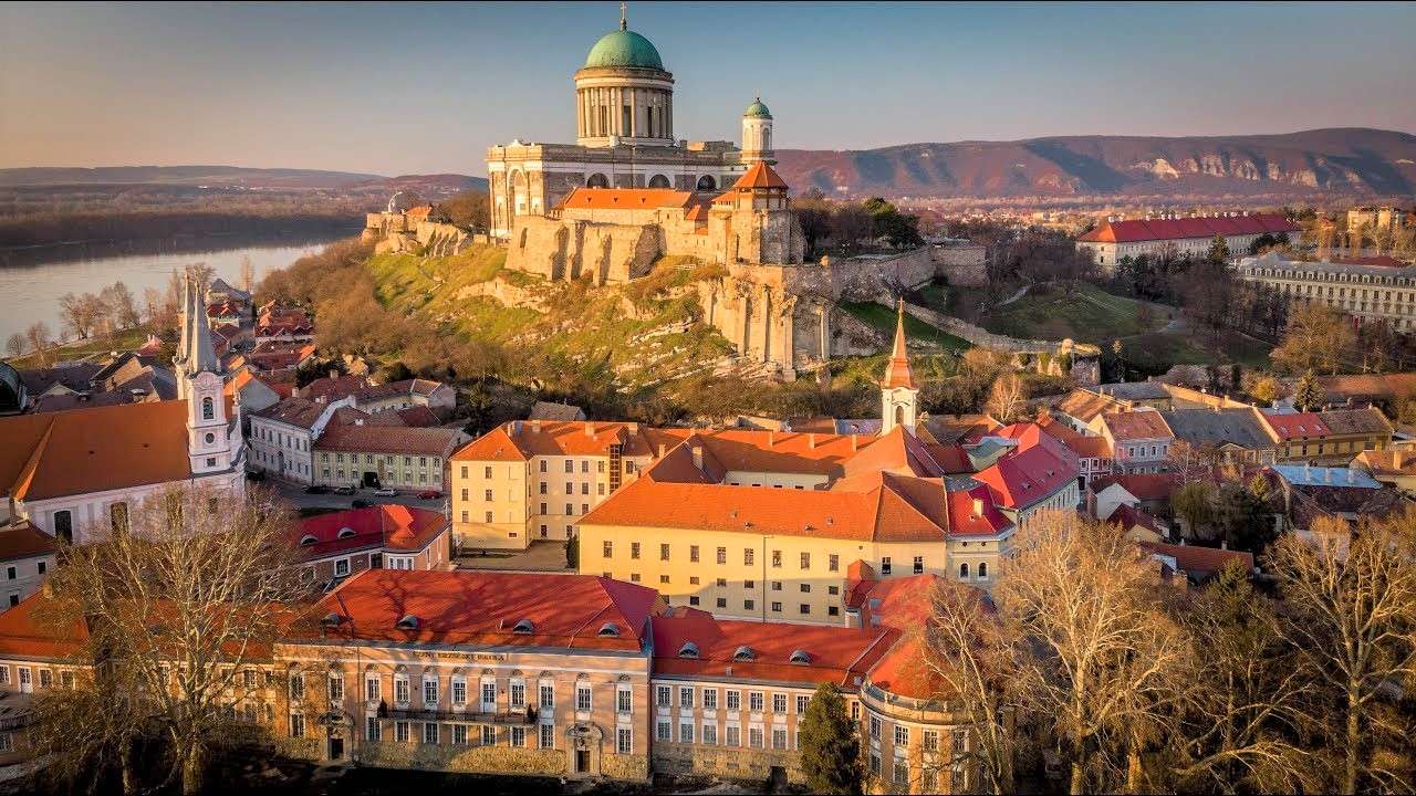 Wnętrze katedry w Esztergom na Węgrzech puzzle online