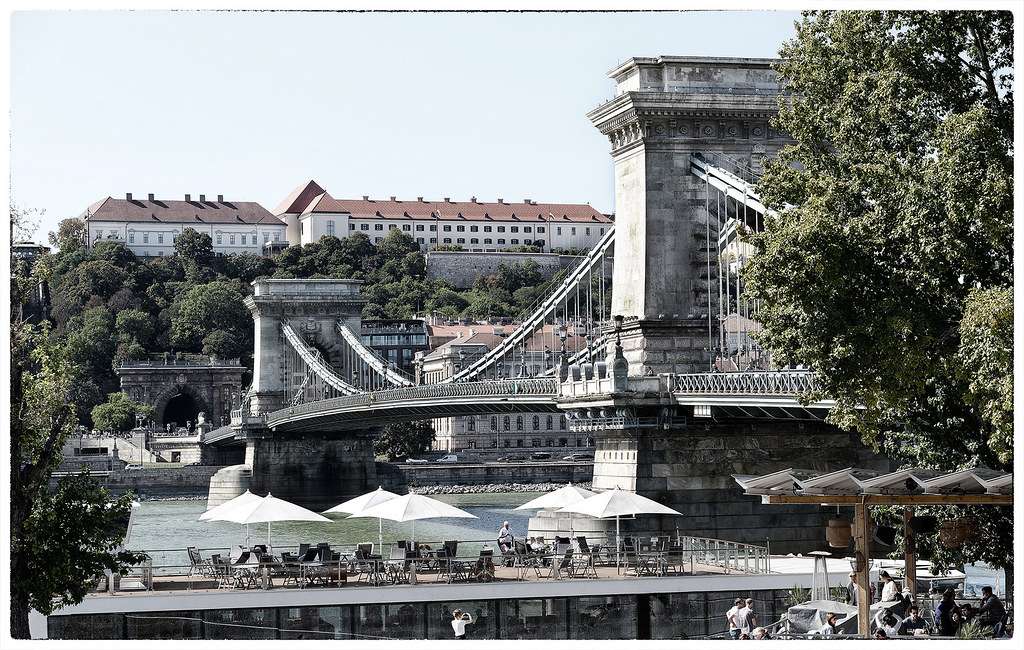 Pont des chaînes de Budapest en Hongrie puzzle