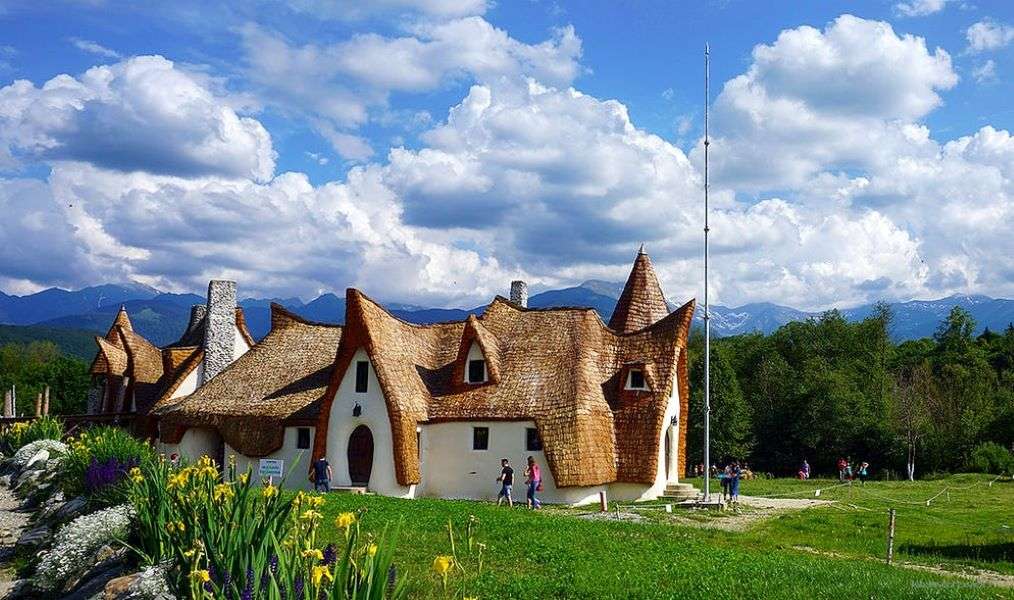 Gliniany zamek w Dolinie Wróżek w Rumunii puzzle online