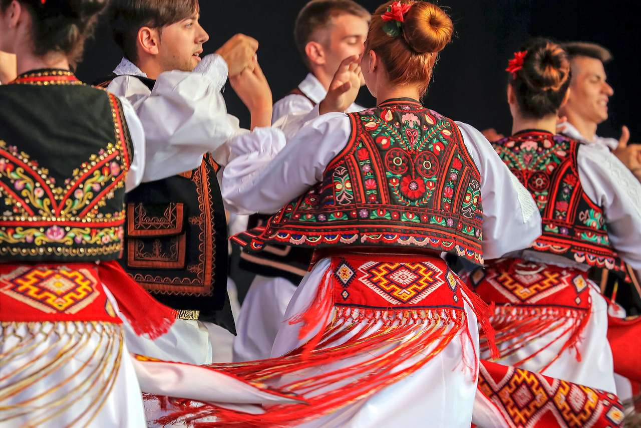 Taniec ludowy w Rumunii puzzle online