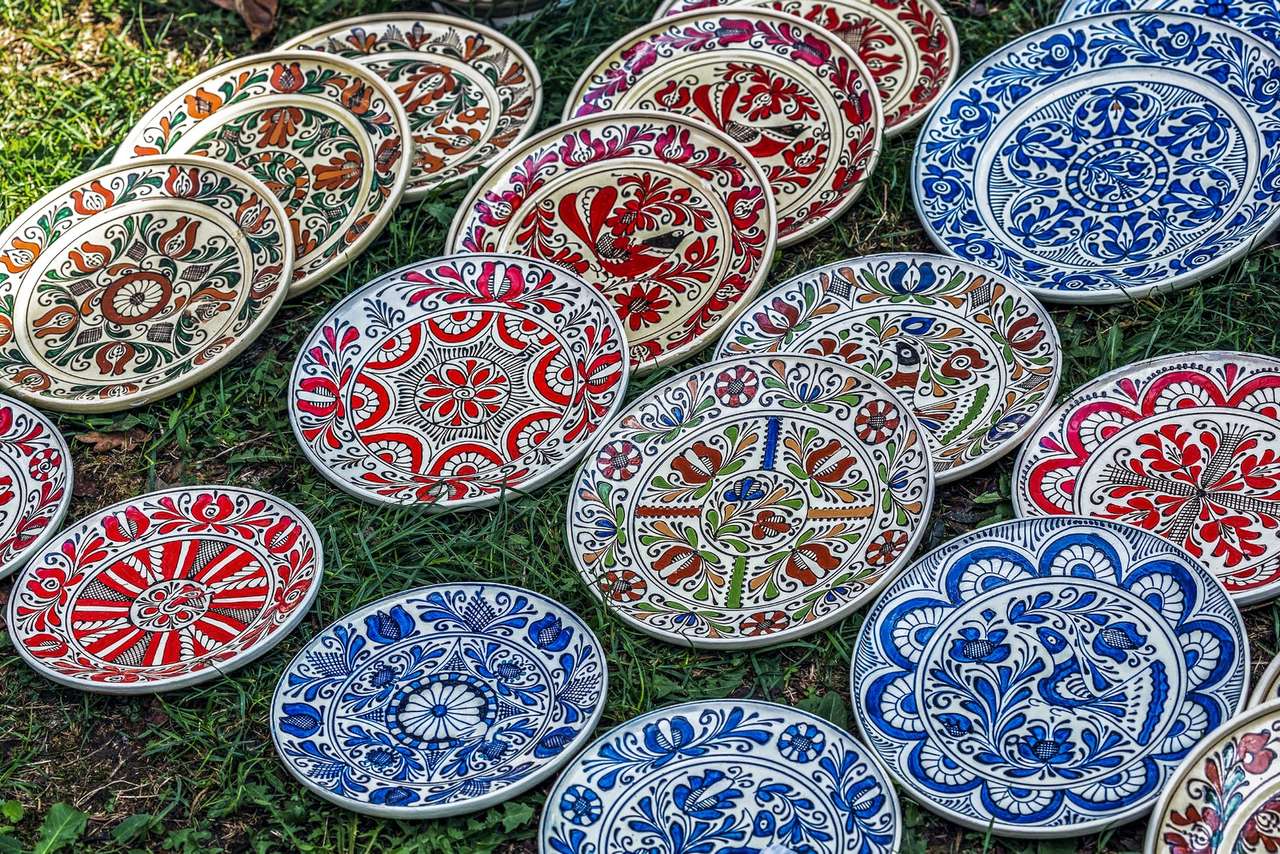 Talerz ceramiczny w stylu rumuńskim puzzle online