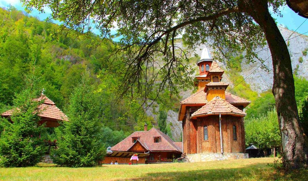 Klasztor Posaga w Rumunii puzzle online