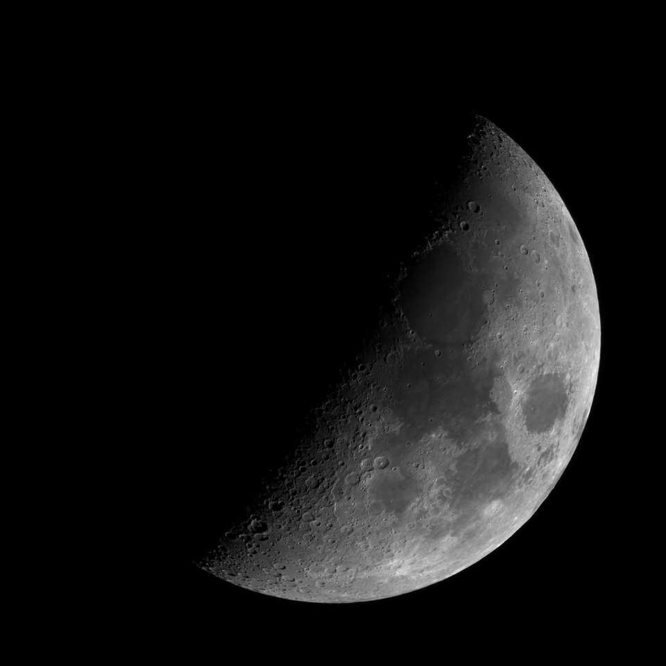 zdjęcie pełni księżyca w skali szarości puzzle online