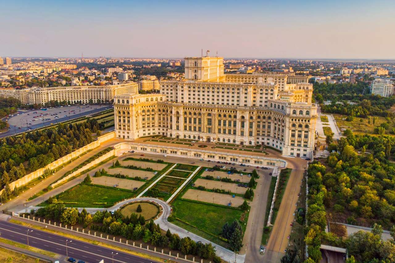 Budynek parlamentu w Bukareszcie w Rumunii puzzle online