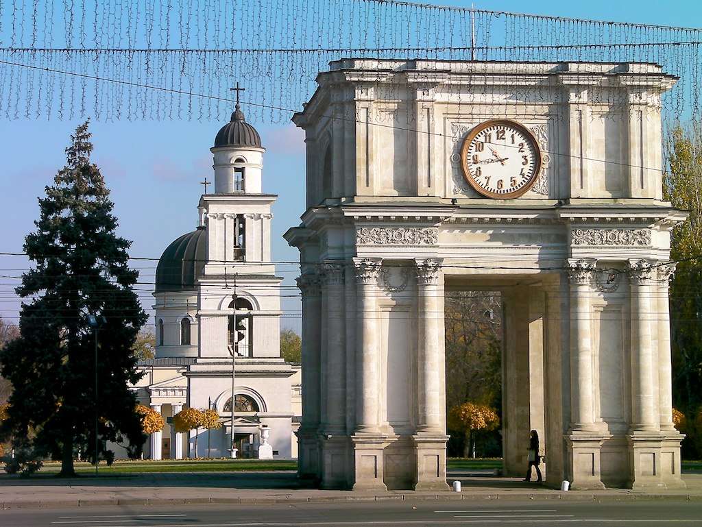 Chisinau Triumfalny łuk w Mołdawii puzzle online