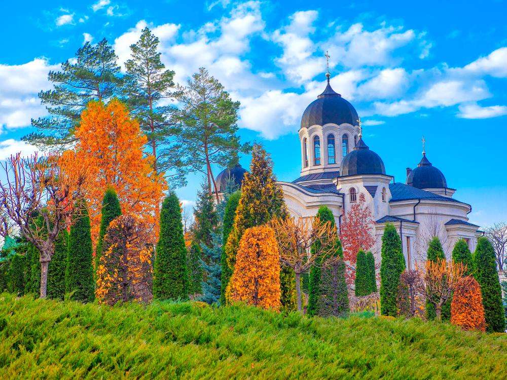 Kompleks klasztorny w Mołdawii puzzle online