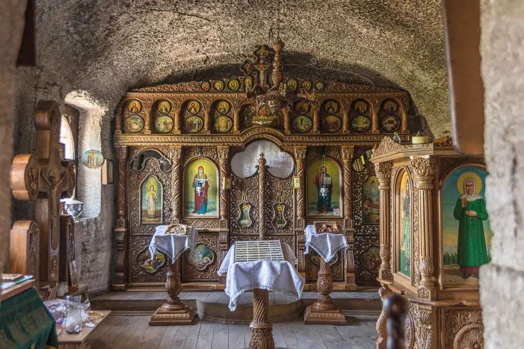Kościół Orheiul Vechi w Mołdawii puzzle online