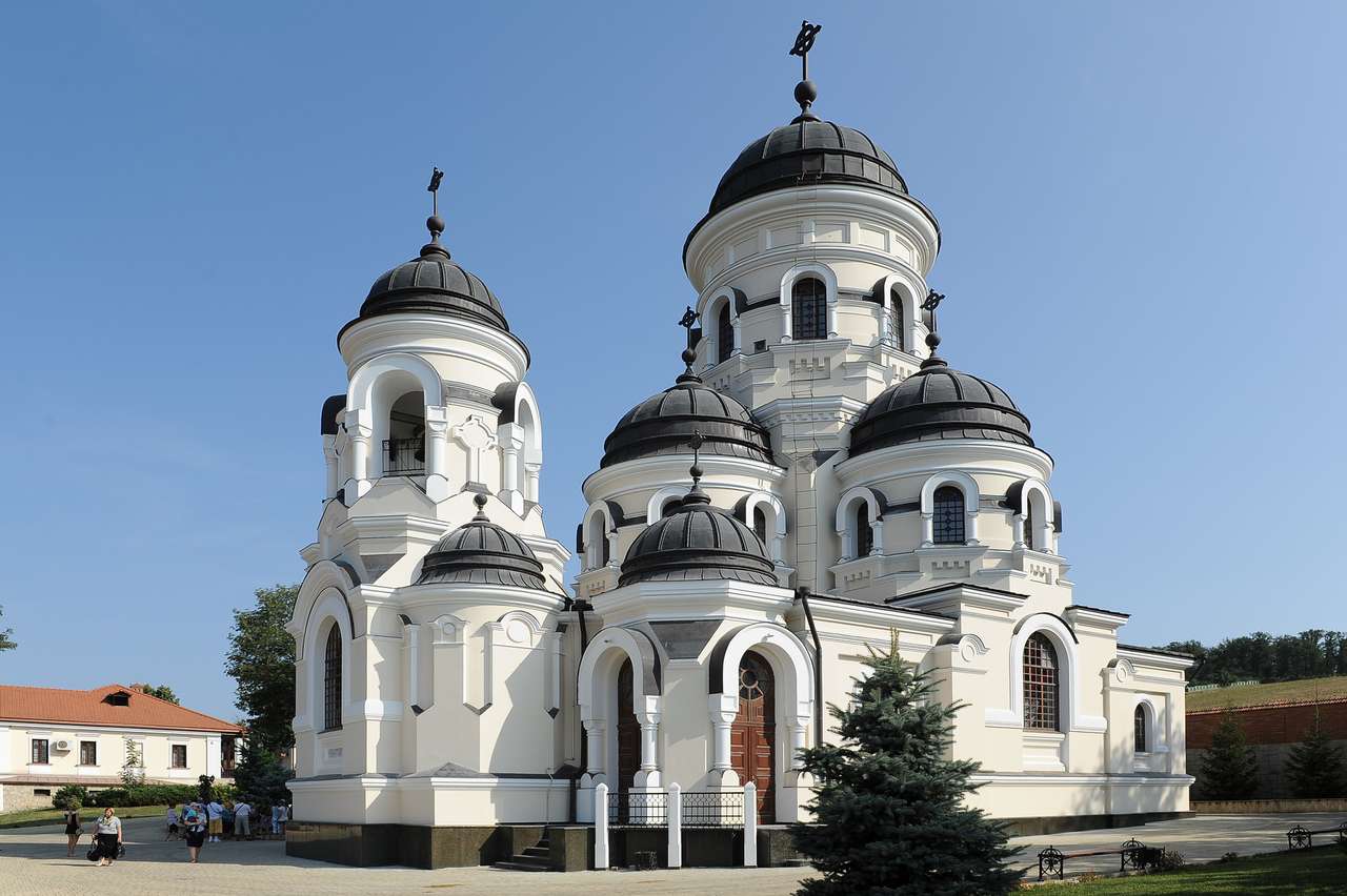 Kościół w Kiszyniowie w Mołdawii puzzle online