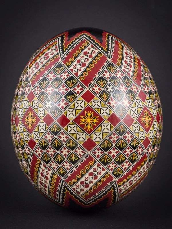 Wielkanoc Kunsztownie pomalowane jajko strusie puzzle online