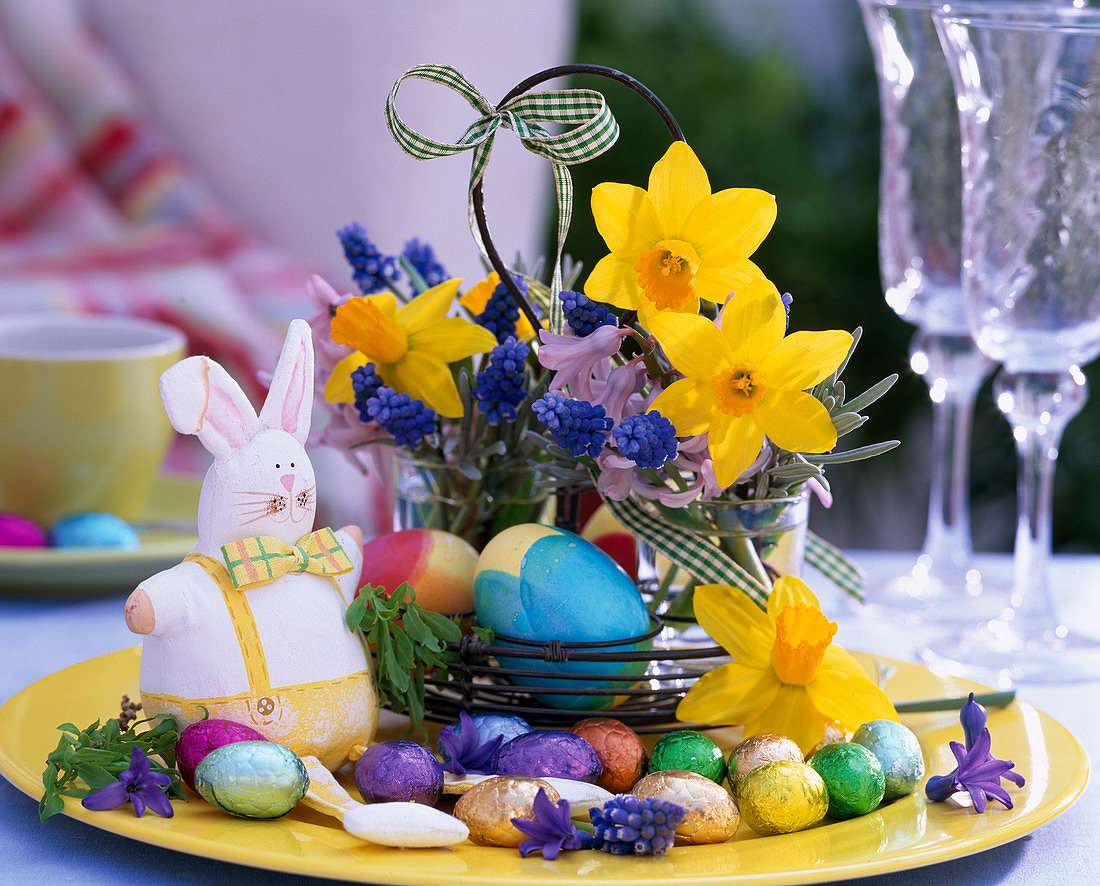 Wielkanocna dekoracja wielkanocna na stole puzzle online