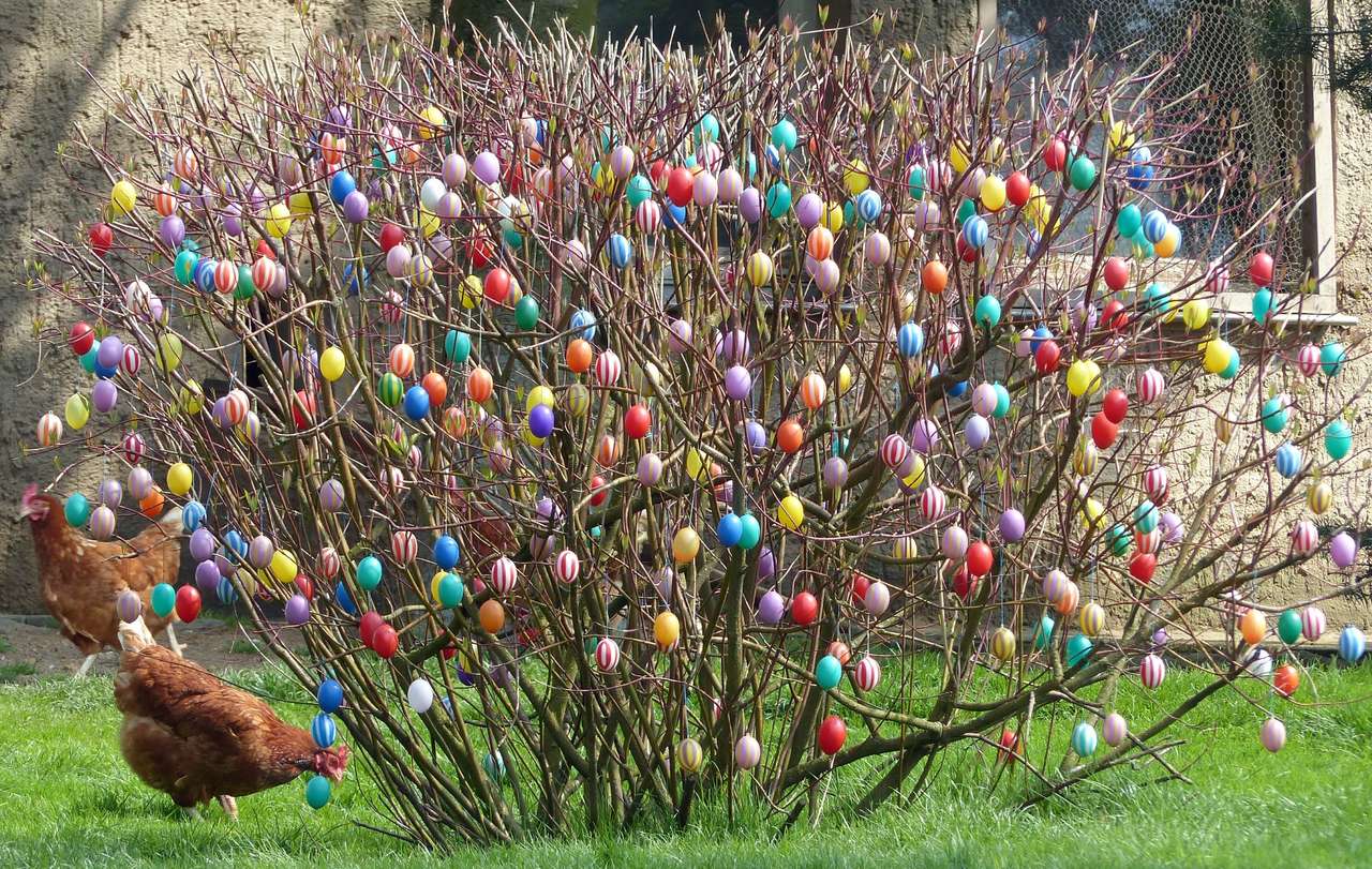 Wielkanocny krzew w ogrodzie puzzle online