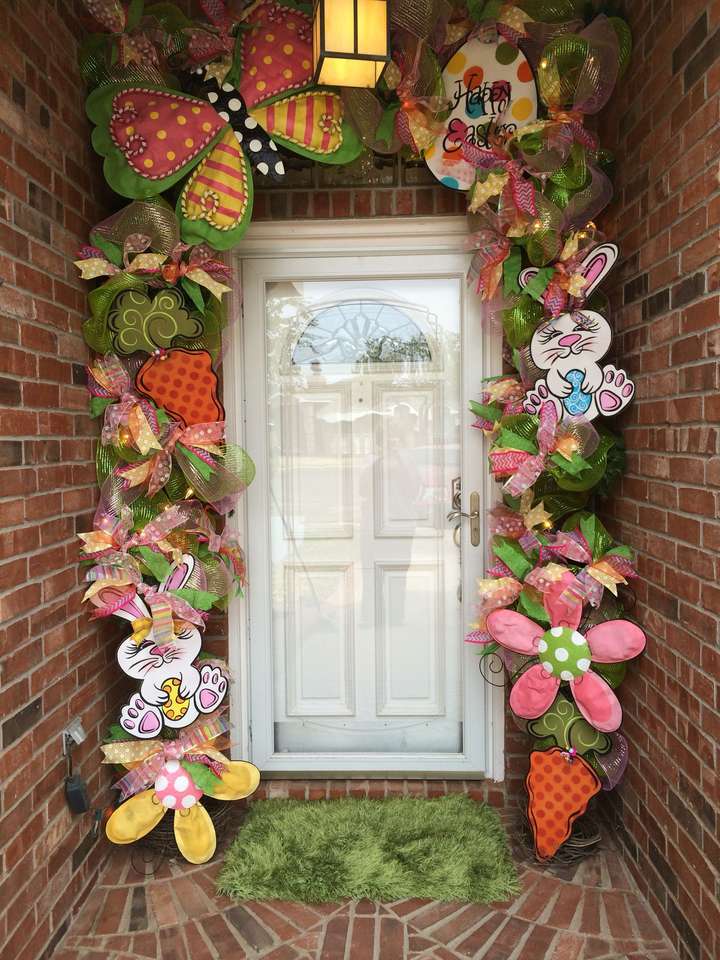 Pasqua Decorazioni pasquali davanti all'ingresso della casa puzzle
