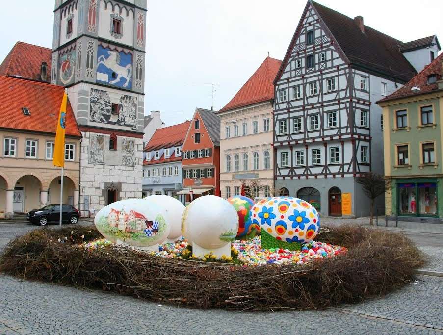 Wielkanocne ogromne pisanki w mieście Lauingen puzzle online