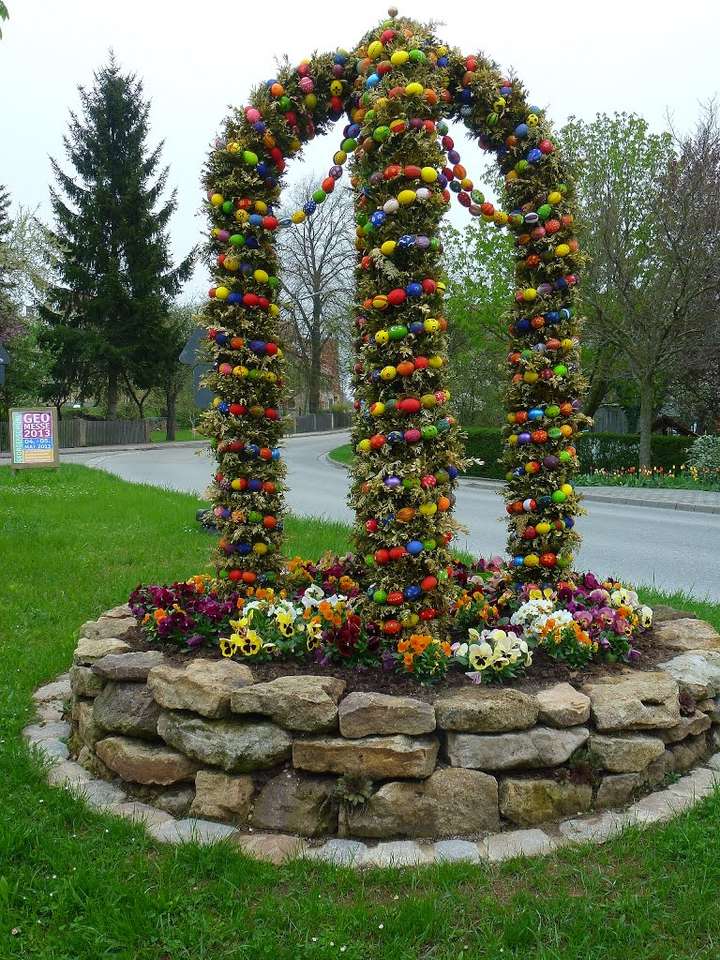 Wielkanoc Tradycyjna wielkanocna fontanna puzzle online