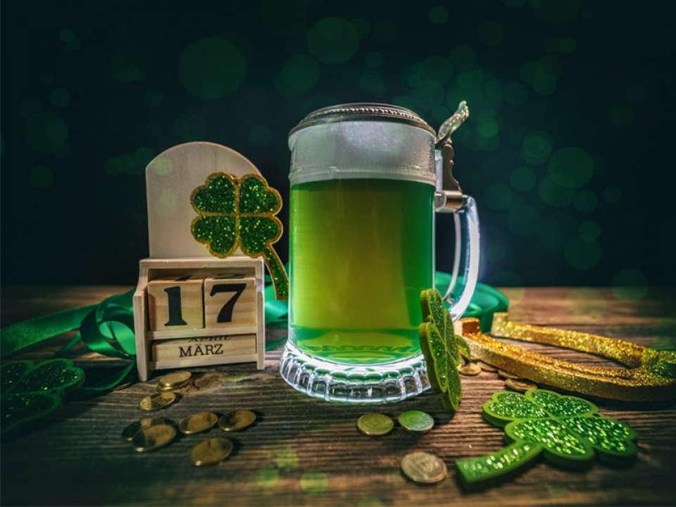 zielone piwo irlandzkie w święto puzzle online