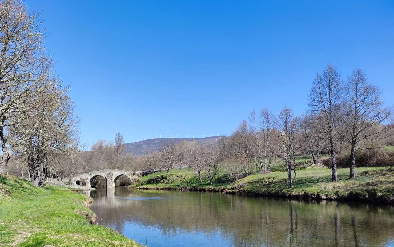 Most nad rzeką Tuela.Hermisende-Zamora-Hiszpania puzzle online