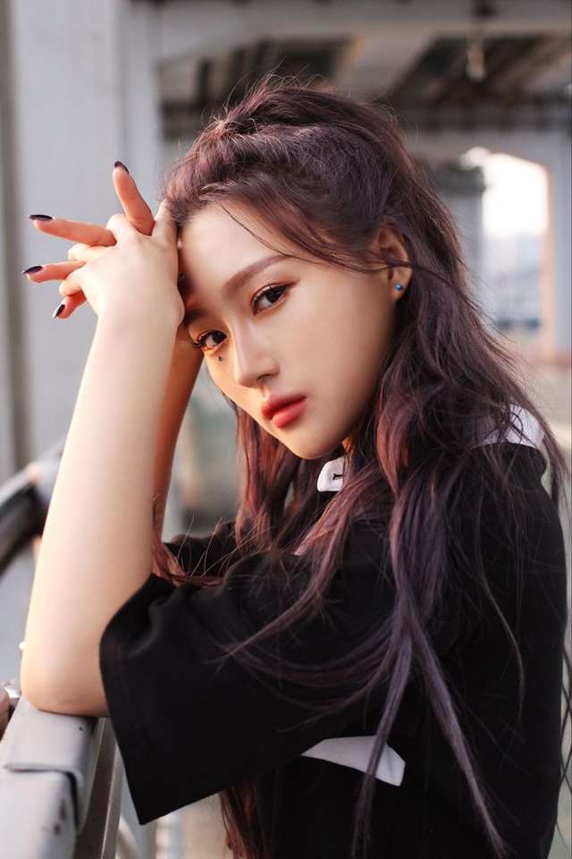 Lee Siyeon - Puzzle Factory