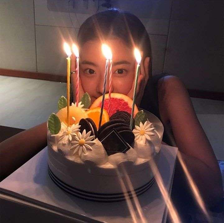 Tort urodzinowy Lia puzzle online