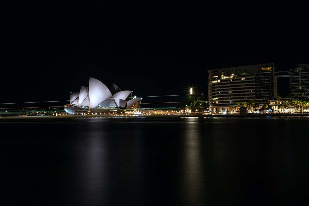 Sydney Opera House w nocy puzzle online