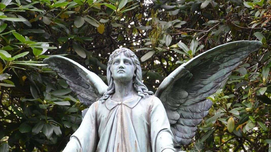 Anioł statua na cmentarzu Ohlsdorf w Hamburgu puzzle online