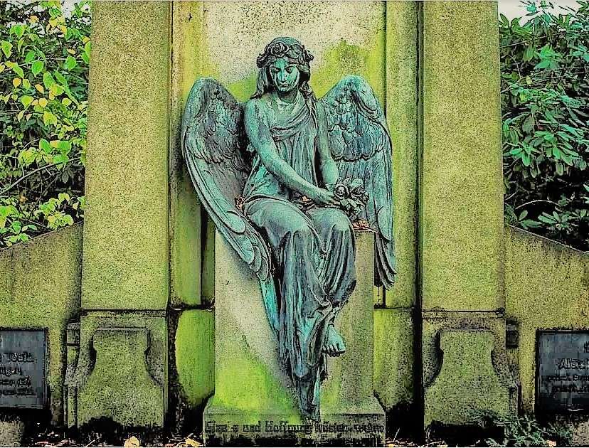 Angel statua na cmentarzu puzzle online