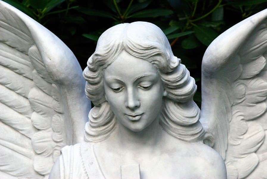 Angel statua na cmentarzu puzzle online