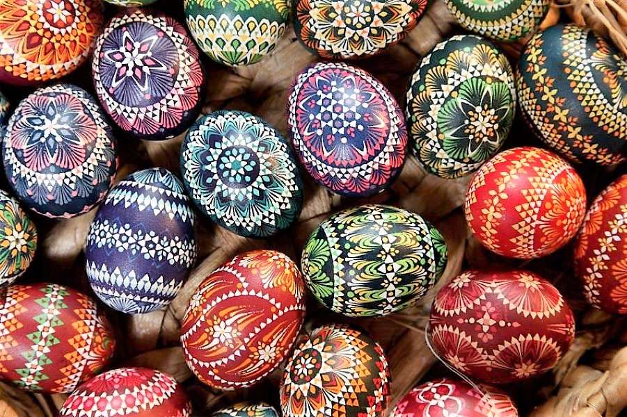 Wielkanocne dekoracyjne malowane pisanki puzzle online