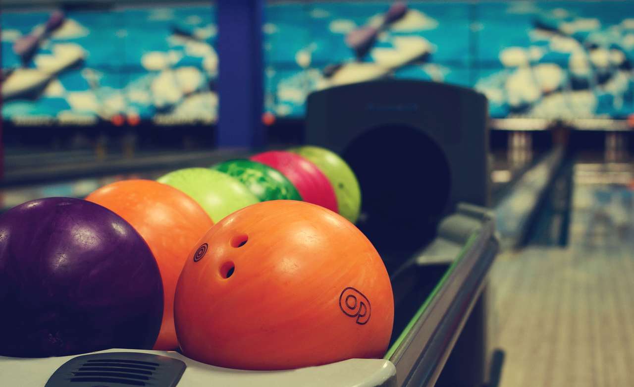 Kule do bowlingu puzzle online