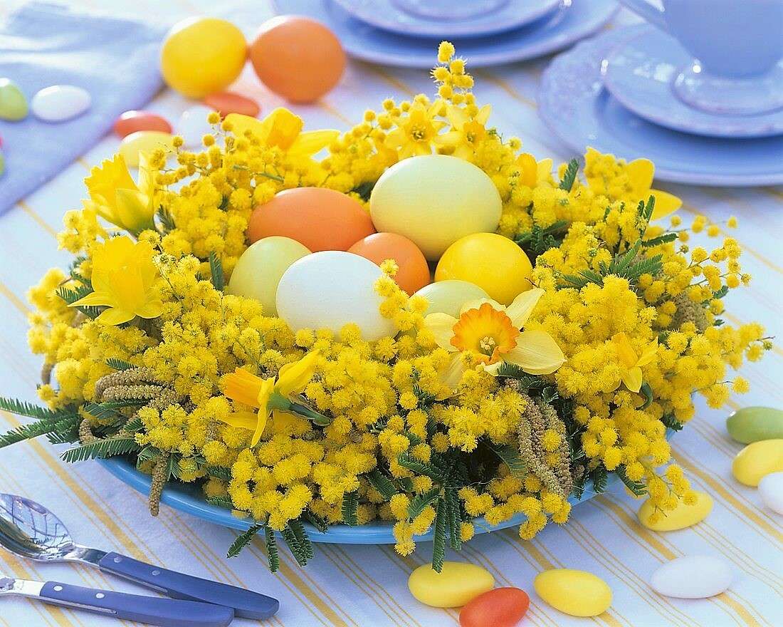 Wielkanocna wielkanocna miska z mimosą puzzle online