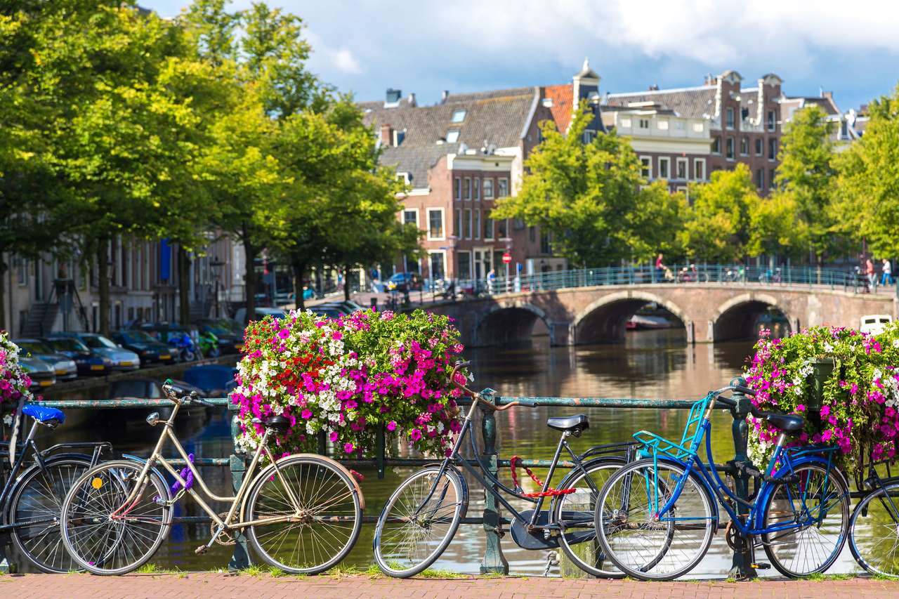 Rowery na moście w Amsterdamie puzzle online